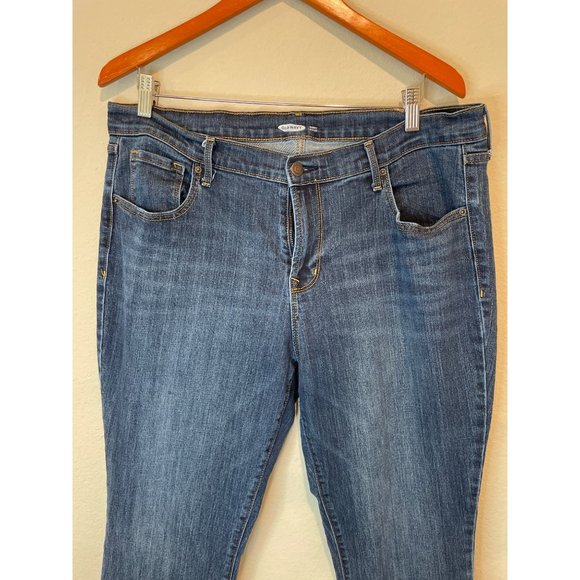 Old Navy Dark Wash Curvy Bootcut Jean - Picture 3 of 5